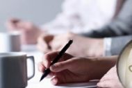 Στο ΙΚΑ όσοι «μισθωτοί» αμείβονται με «μπλοκάκι»