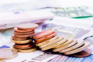 ΕΚΤΟΣ ΣΤΟΧΟΥ... ΤΑ ΠΑΝΤΑ ΣΤΟΝ ΠΡΟΫΠΟΛΟΓΙΣΜΟ - ΤΡΥΠΑ 4,9 ΔΙΣ. ΣΤΑ ΕΣΟΔΑ  