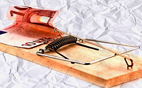 Picture 0 for «Σφίγγει η μέγγενη» για τις 100 δόσεις