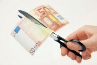 Έσχατη προσπάθεια για τον ακατάσχετο λογαριασμό
