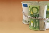 Υποχρεωτικός ο επαγγελματικός λογαριασμός για επιτηδευματίες