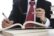 Η ευθύνη των μελών του διοικητικού συμβουλίου και των διοικητών της ΑΕ