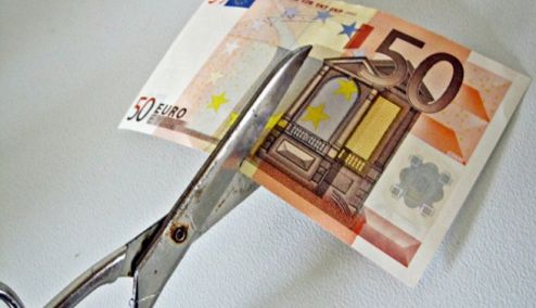 Picture 0 for Οι δύο νέες μειώσεις στις συντάξεις χηρείας