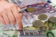 Δεν απαλλάσσονται από την παρακράτηση φόρου τα εισοδήματα που αποκτούν τα πιστωτικά ιδρύματα από τόκους ομολογιακών δανείων που έχουν εκδοθεί από AE