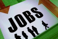 Eurostat: Στο 12,9% η ανεργία τον Μάρτιο - Στο 6,8% στην Ευρωζώνη