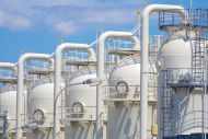 Φυσικό αέριο: Κοντά στα 300 ευρώ η MWh, αλλά οι Ευρωπαίοι πληρώνουν όσο - όσο για να μην ξεμείνουν τον χειμώνα