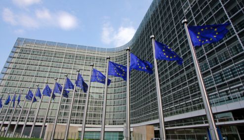 Picture 0 for Κομισιόν: Ανθεκτική η ελληνική οικονομία παρά τις κρίσεις - Βιώσιμο το χρέος