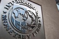 ΔΝΤ: Από τα μέσα του 2024 οι μειώσεις επιτοκίων - Ποιες είναι οι απειλές για την παγκόσμια οικονομία