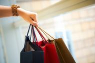 Την ακρίβεια στα τρόφιμα πληρώνουν τα μικρά εμπορικά