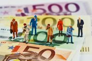 Επιδόματα ΟΠΕΚΑ: Ερχεται αύξηση 20% τους επόμενους μήνες - Αυστηρότερα τα κριτήρια