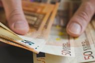 Αύξηση κατά 11,4 δισ. ευρώ ή 8,1% σημείωσε πέρυσι το διαθέσιμο εισόδημα των νοικοκυριών σύμφωνα με την ΕΛΣΤΑΤ