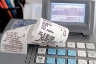 ΑΑΔΕ: Στο 70% η φοροδιαφυγή σε συνεργεία, πλυντήρια και πάρκινγκ