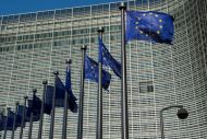 Πρόταση-βόμβα από την Κομισιόν για νέο φόρο στις μεγάλες επιχειρήσεις – Στόχος η ενίσχυση του προϋπολογισμού