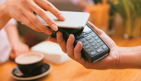 Picture 0 for Φόρος φωτιά 22% σε όσους δεν πιάσουν το όριο των ηλεκτρονικών συναλλαγών