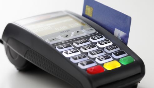 Παγίδα φόρου 22% για όσους δεν καλύπτουν τις ηλεκτρονικές αποδείξεις