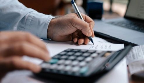 Picture 0 for Ελεύθεροι επαγγελματίες: Μικρότερη αύξηση στις εισφορές για το 2026