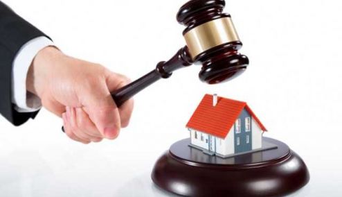 Χρέη στην Εφορία: Επιστρέφουν οι πλειστηριασμοί για 43 ακίνητα - Αντίβαρο οι 72 δόσεις