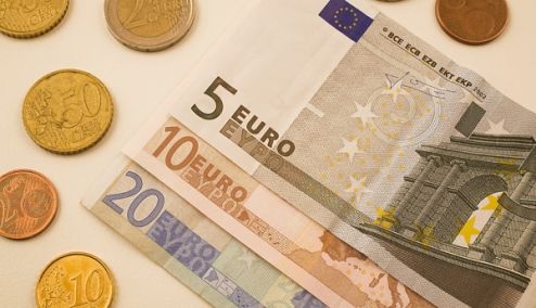 Picture 0 for Πρόταση για αναστολή των ασφαλιστικών εισφορών στους νέους